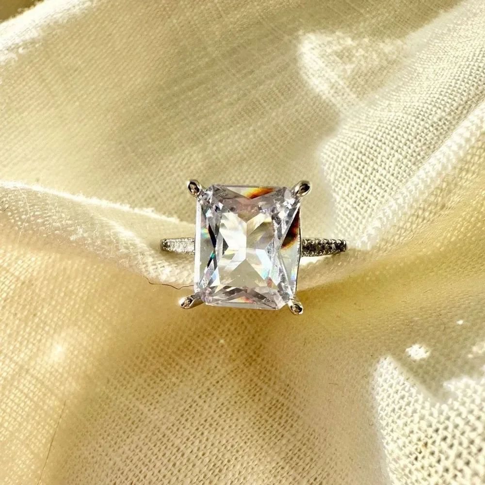 Elongated radiant cut cubic zirconia sparkly ring